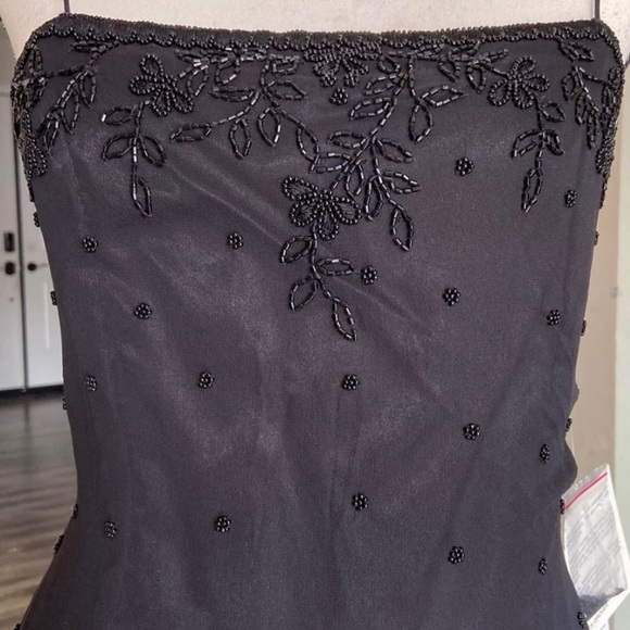 Beautiful black dress. Brand New with tags. - Picture 4 of 10